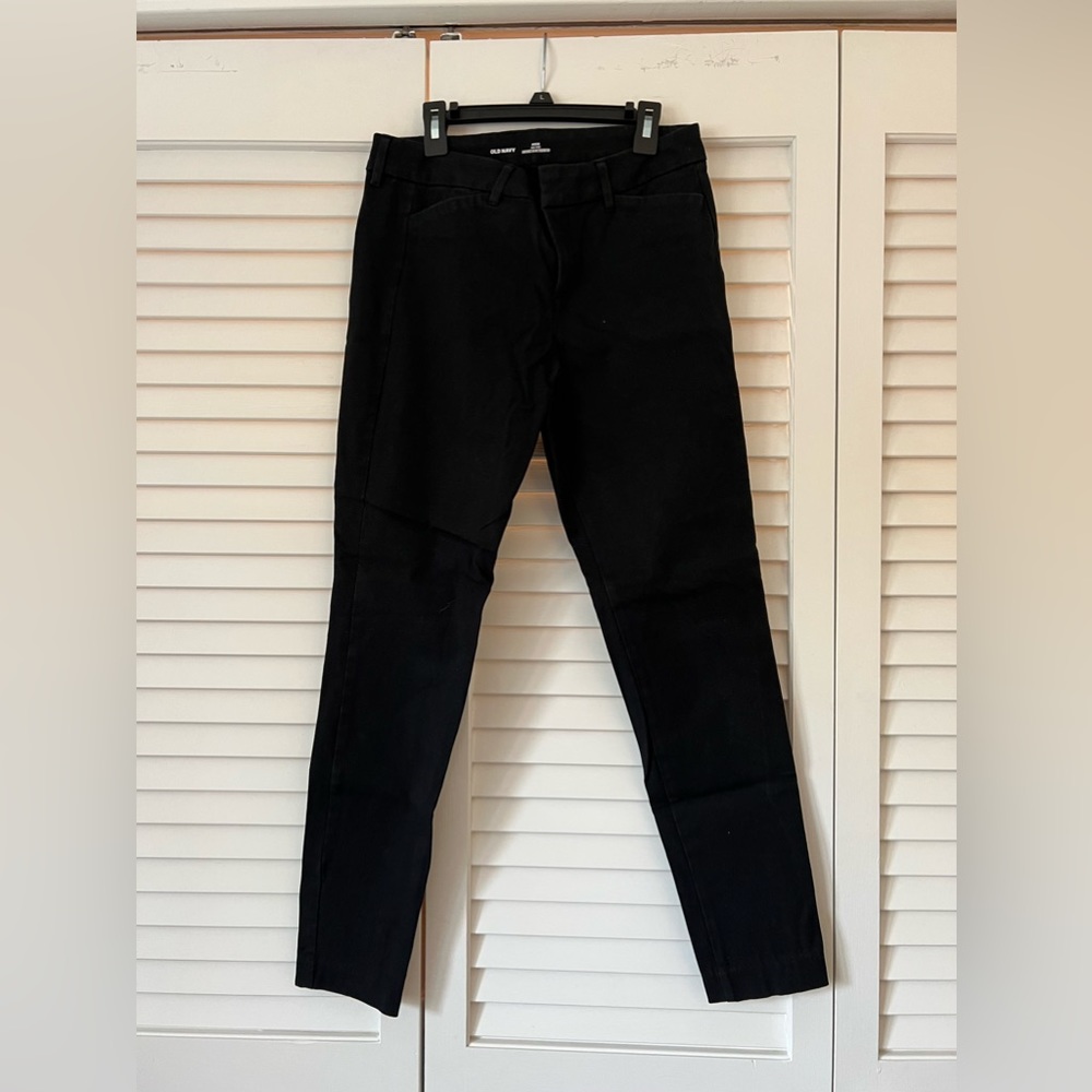 Old Navy mid rise pixie chino pants